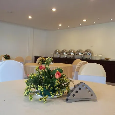 Oyo 1227 Hotel Rousha Inn-2