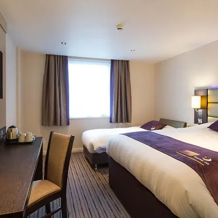 Premier Inn Manchester - Swinton-2