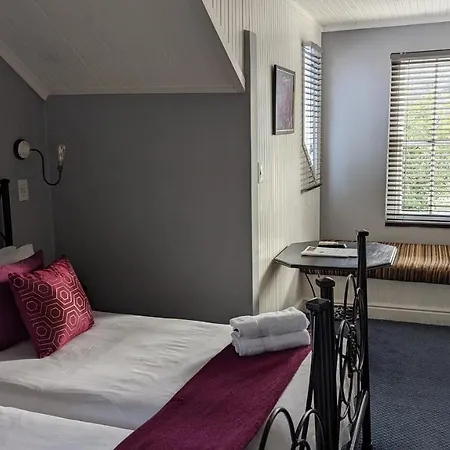 Wayside Inn Knysna-2
