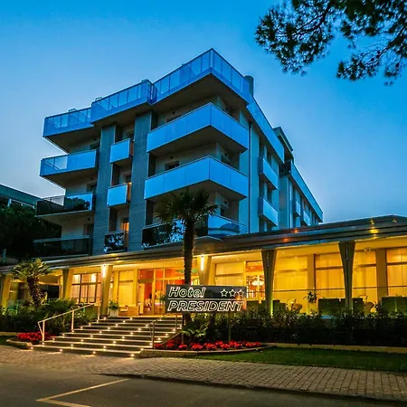 Hotel President-2