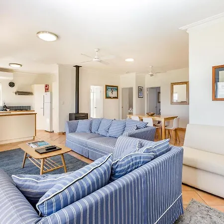 Canal Rocks Beachfront Apartments-2