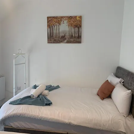 Eyre Square Lane Budget Rooms-2