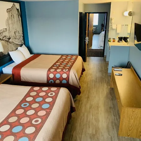Super 8 By Wyndham Crete-3