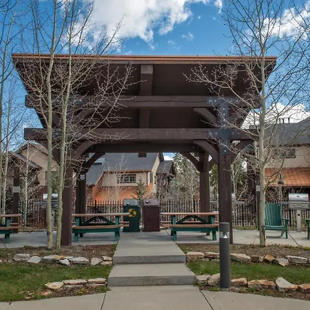 Grand Timber Lodge-2
