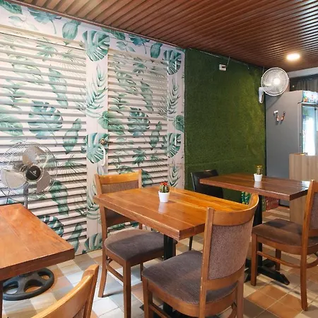 Reddoorz Plus At La Belle Residences Makati City-3