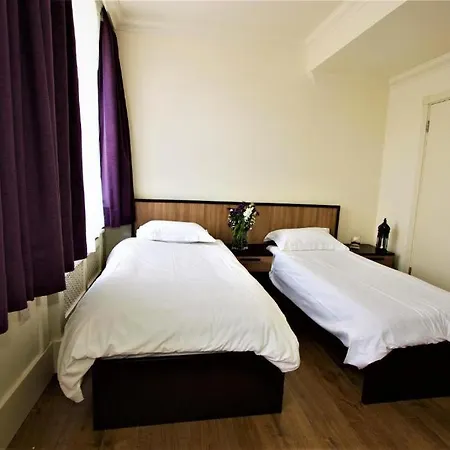 Pembury Hotel At Finsbury Park-2