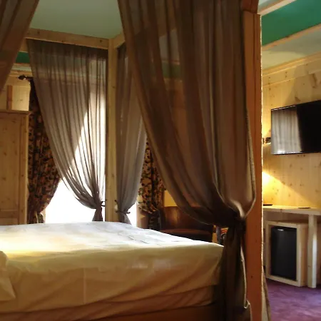 Relais Du Chateau Blanc-2