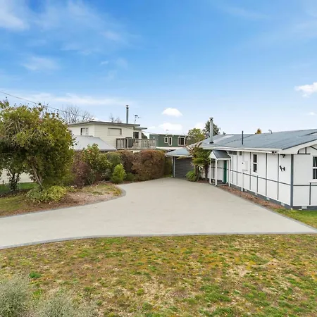 Kereru Lodge - Two Mile Bay Holiday Home-2