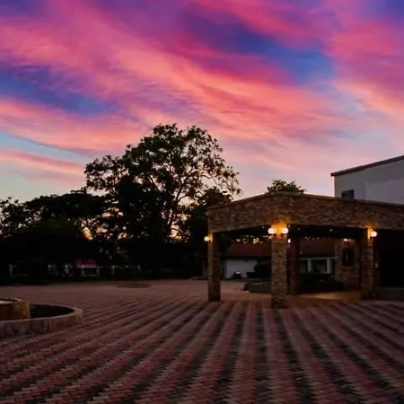 Zambezi Junction Lodge-2