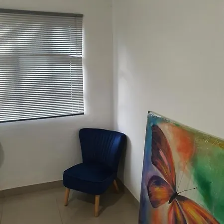Bf Dlamini Guest House-3