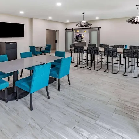 La Quinta Inn & Suites By Wyndham Ardmore-3