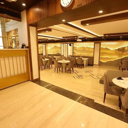 Hotel Lavit Couple Friendly Near Faridabad Metro Station-2