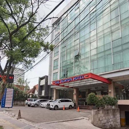 Urbanview Hotel Newton Riau Bandung-3
