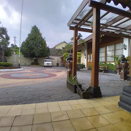 Dem Ayem Malioboro Heritage Guest House-3