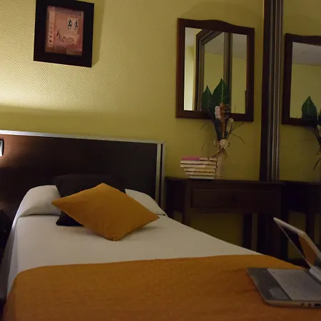 Hotel Complutense-2