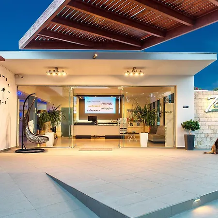 Zoes Hotel & Suites-3