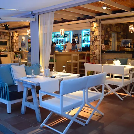 Oasis Beach Hotel-3