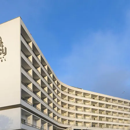 Lucy Hotel-3