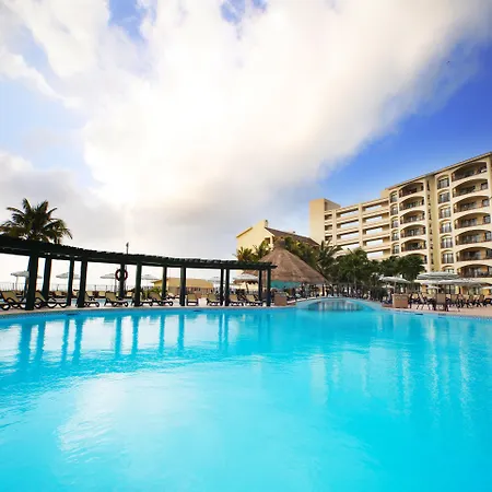 The Royal Islander - An All Suites Resort-2