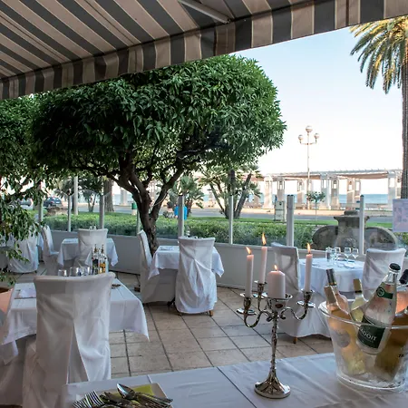 Hotel Le Royal Promenade Des Anglais-3