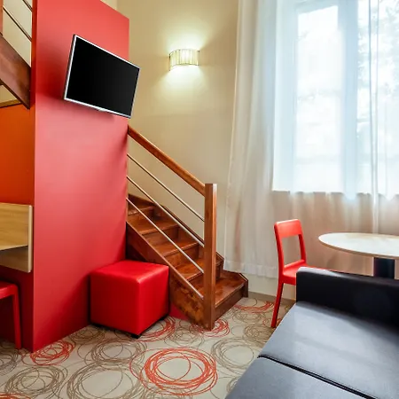 Aparthotel Adagio Lyon Patio Confluence-3