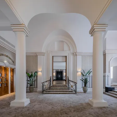 The Queens Hotel-2