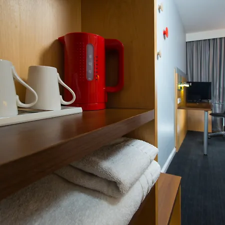 Holiday Inn Express Taunton East By Ihg-3