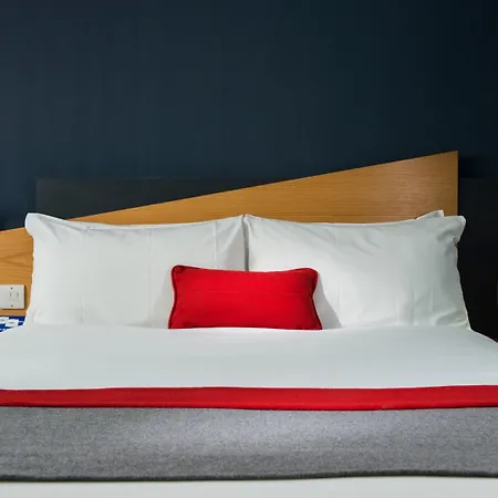 Holiday Inn Express Taunton East By Ihg-2