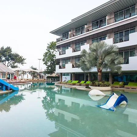 Pattaya Discovery Beach Hotel-2