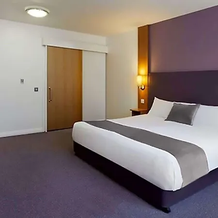 Premier Inn Epsom North-3