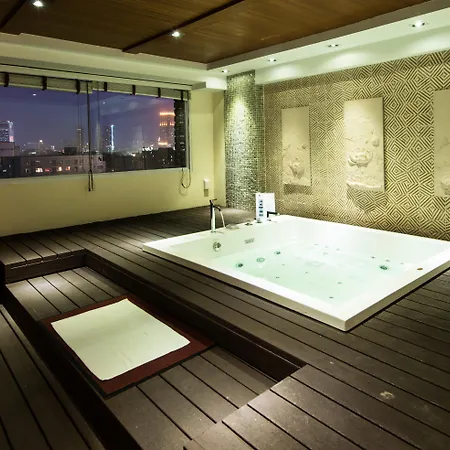 Lohas Residences Sukhumvit 2-2