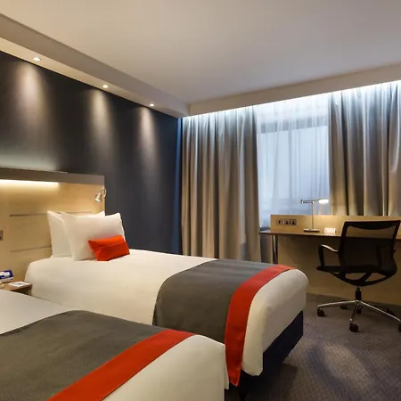 Holiday Inn Express London - Watford Junction By Ihg-2