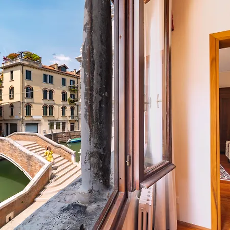 Palazzo Schiavoni Residenza D'Epoca & Suite-Apartments-2