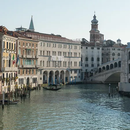 Locanda Leon Bianco On The Grand Canal-3