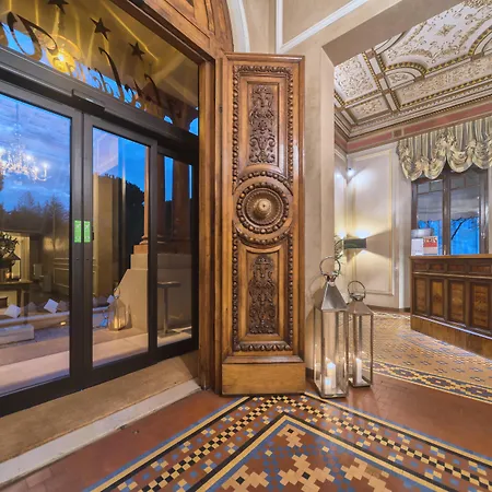 Hotel De La Ville-3
