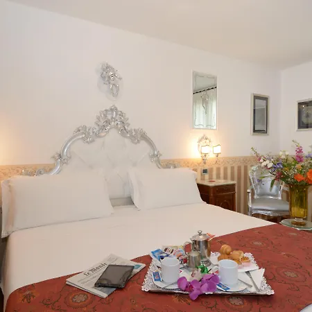 Unahotels Ala Venezia-Adults 16-3