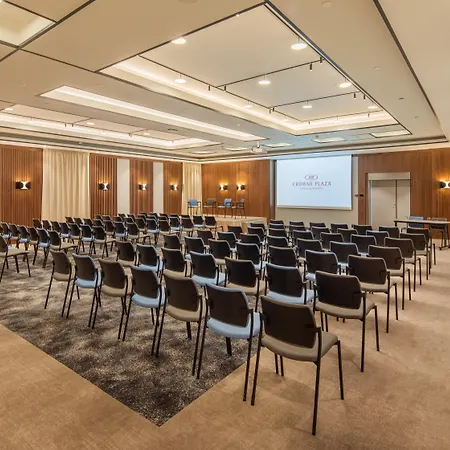 Crowne Plaza Budapest, an IHG Hotel-3