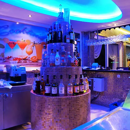 Select Suite & Apart Hotel-3