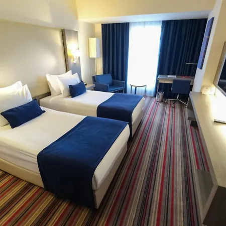 Ramada Plaza By Wyndham Izmir-3