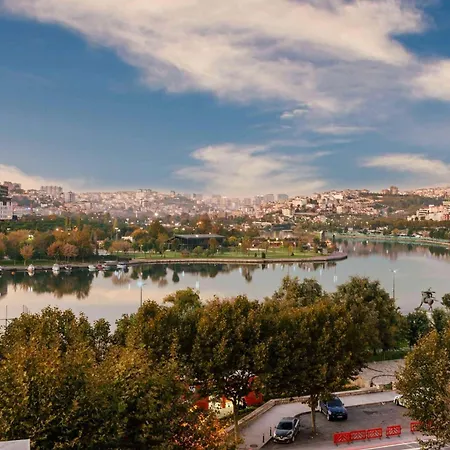 Ramada By Wyndham Istanbul Golden Horn-3