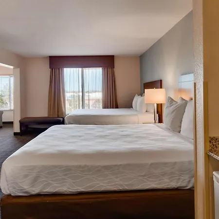 Best Western Plus Gateway Inn & Suites - Aurora-3