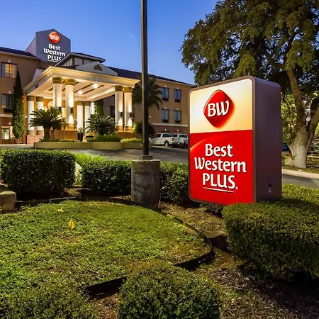 Best Western Plus Hill Country Suites-3
