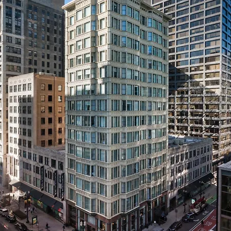 Staypineapple, An Iconic Hotel, The Loop-2