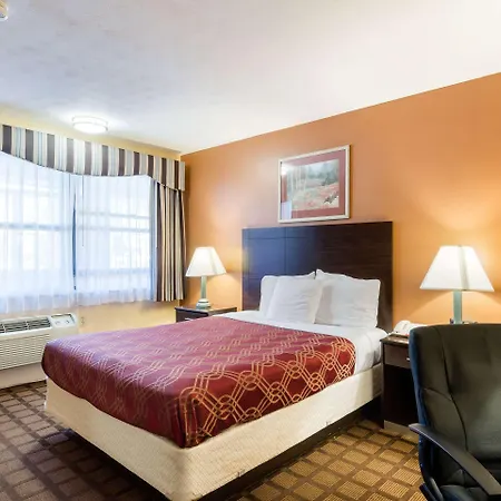 Howard Johnson By Wyndham Malden Boston Area-3