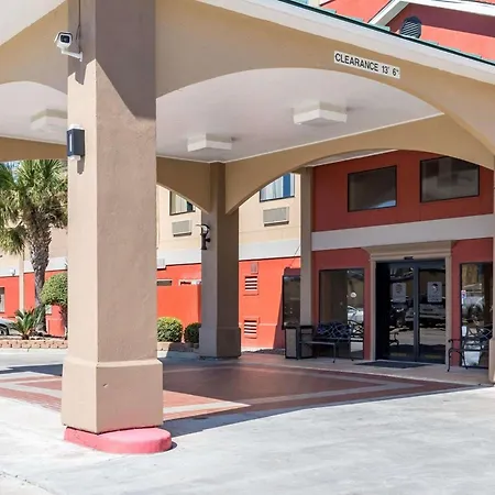 Econo Lodge Inn & Suites East Houston I-10-2