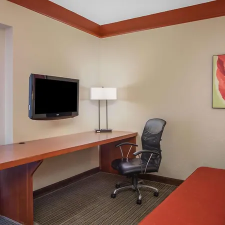 La Quinta By Wyndham Atlanta Ballpark/Galleria-3