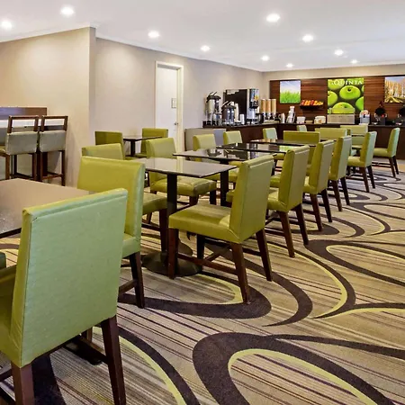 La Quinta By Wyndham Harrisburg Airport Hershey-3