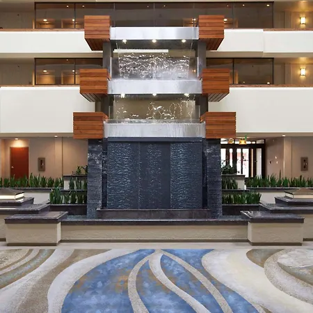 Doubletree By Hilton Fresno Convention Center-3