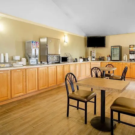 Super 8 By Wyndham Cheyenne Wy-2