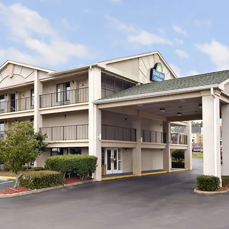 Days Inn & Suites By Wyndham Mobile-2